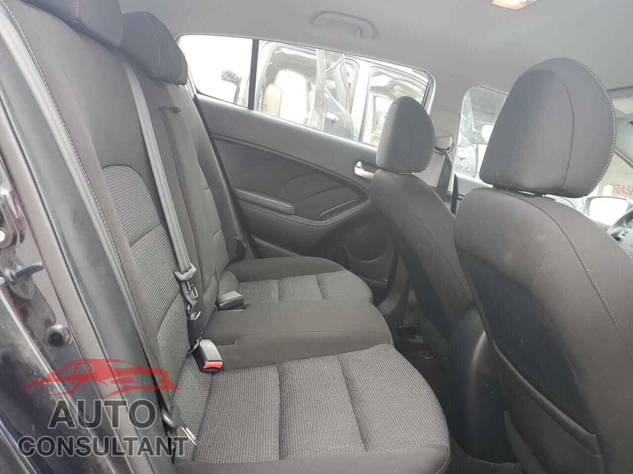 KIA FORTE 2017 - KNAFK5A88H5680814