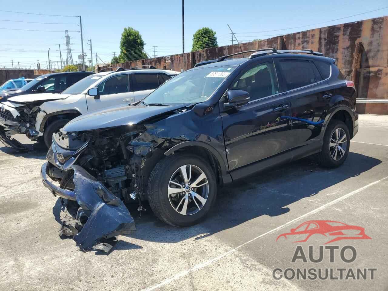 TOYOTA RAV4 2018 - JTMRFREV1JJ252673