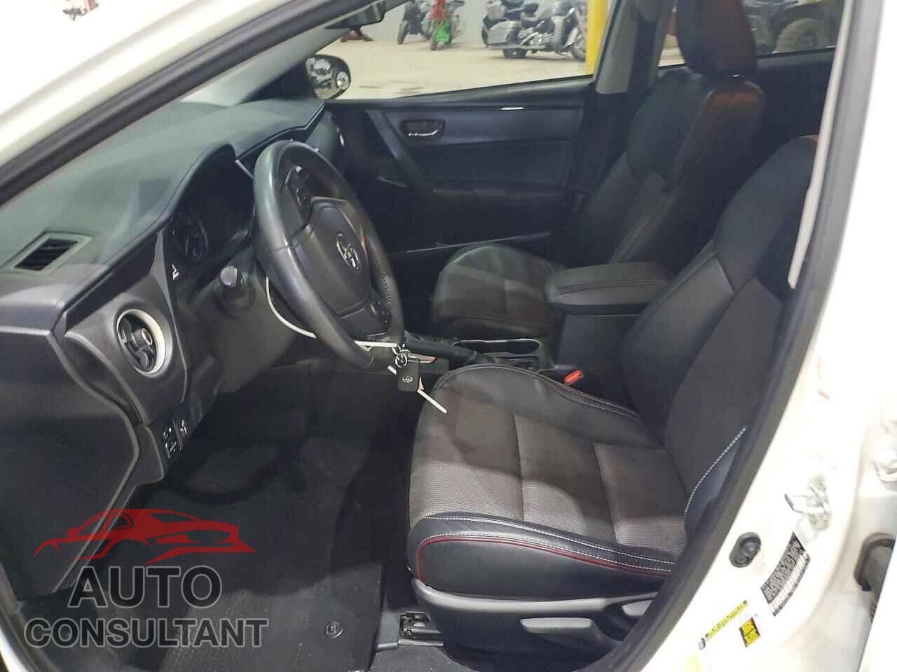 TOYOTA COROLLA 2017 - 5YFBURHE4HP604752