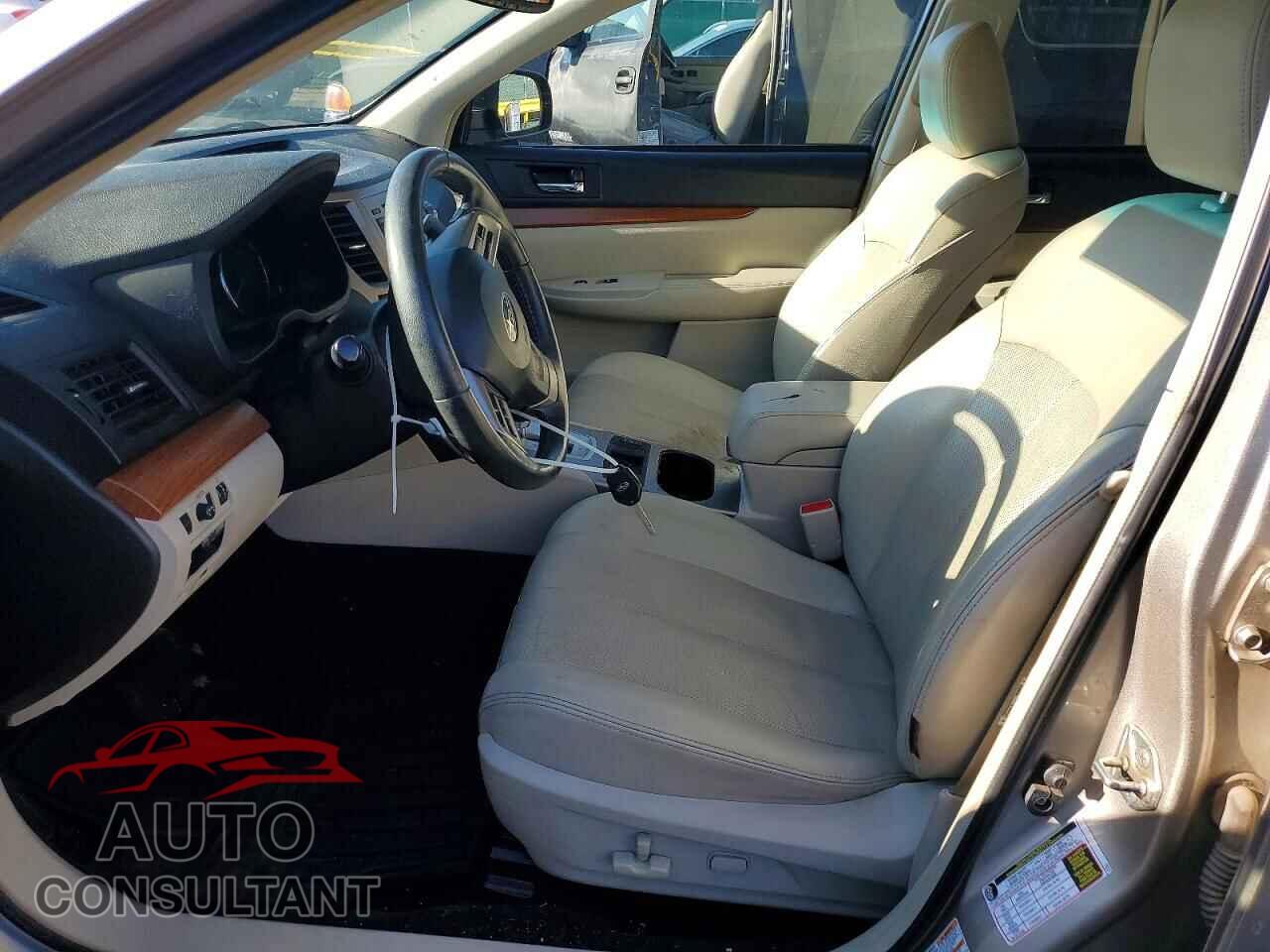 SUBARU OUTBACK 2014 - 4S4BRBLC8E3267548