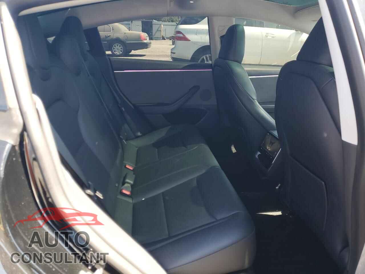 TESLA MODEL 3 2025 - 5YJ3E1EA4SF900006