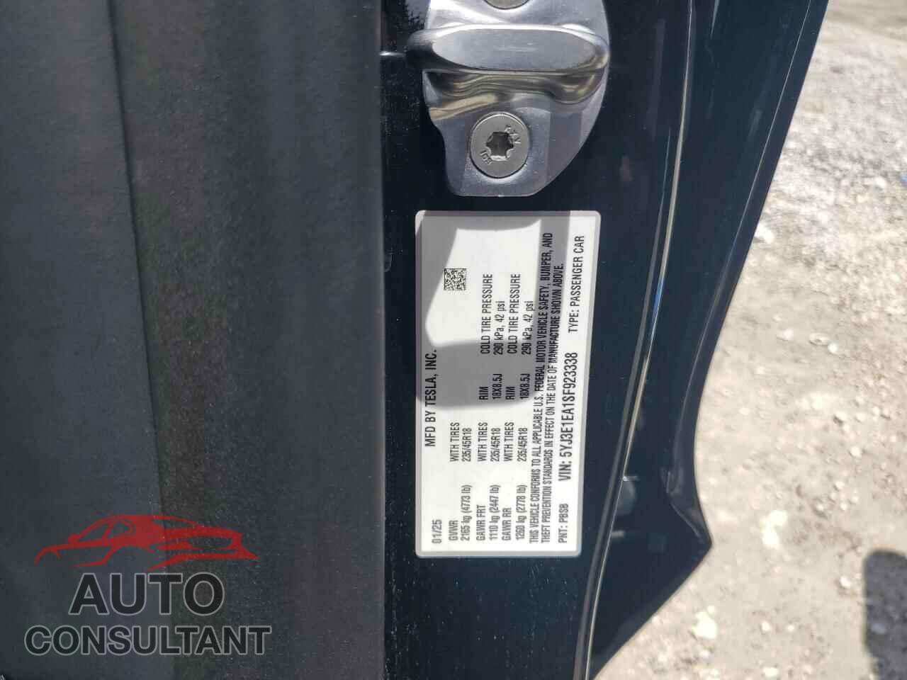 TESLA MODEL 3 2025 - 5YJ3E1EA1SF923338