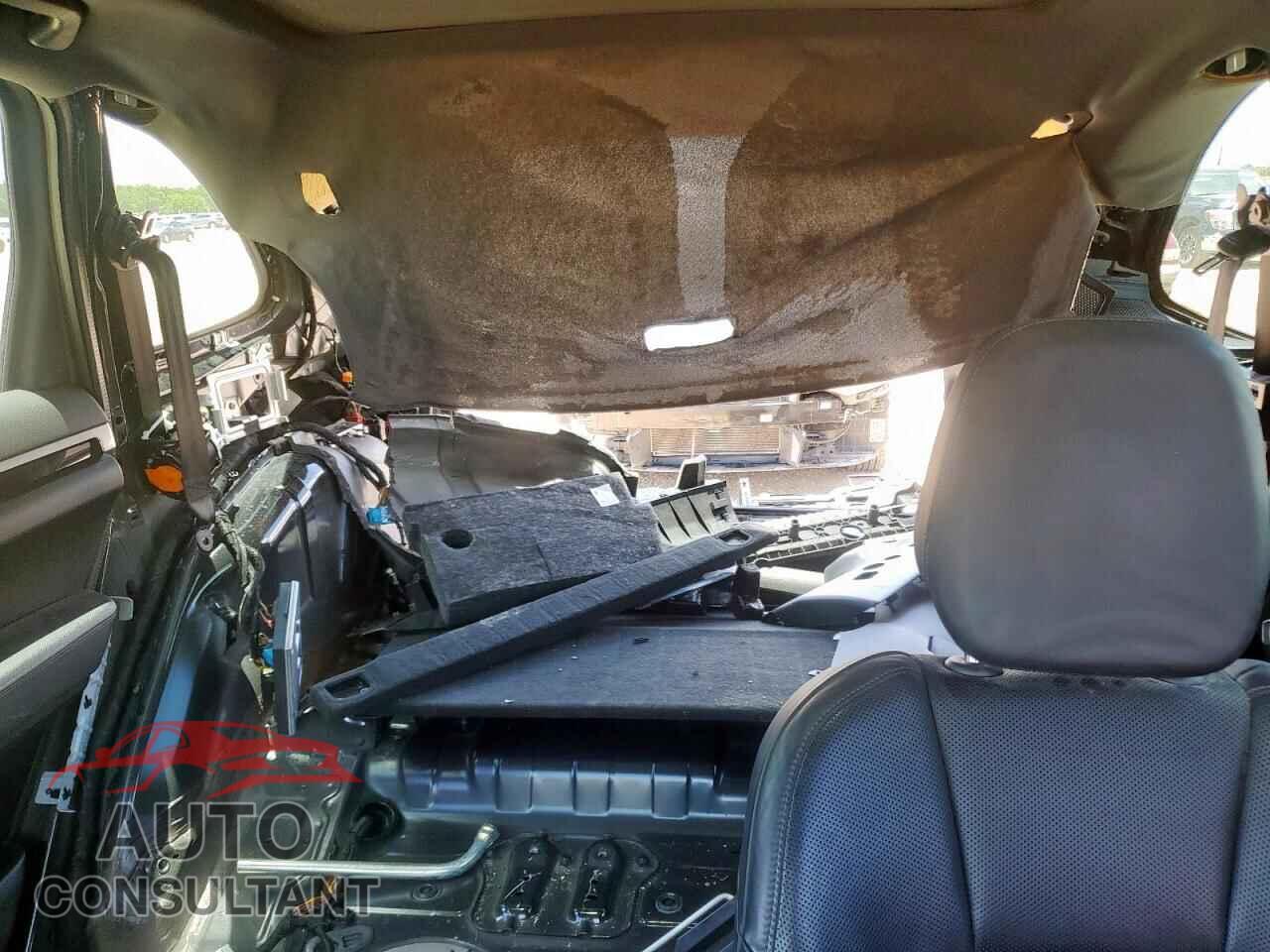 PORSCHE CAYENNE 2016 - WP1AA2A23GKA15070