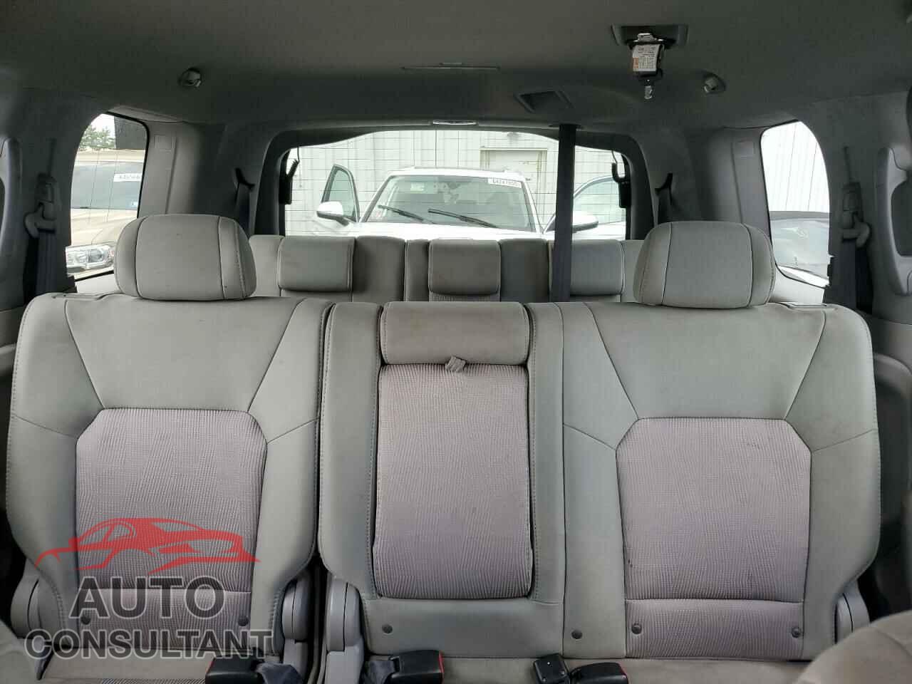 HONDA PILOT 2011 - 5FNYF4H46BB034352