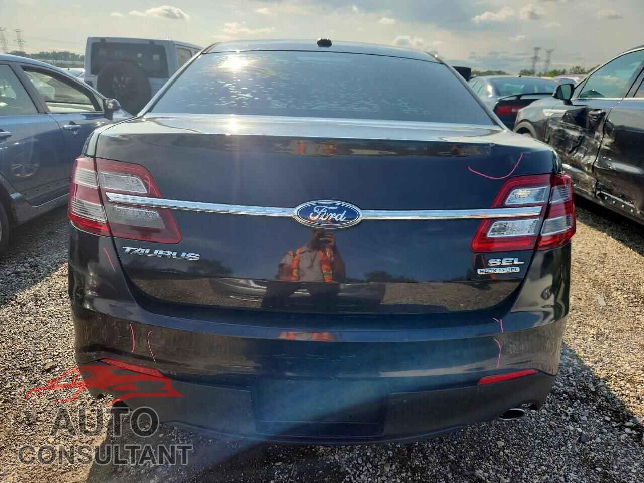 FORD TAURUS 2013 - 1FAHP2E83DG222124