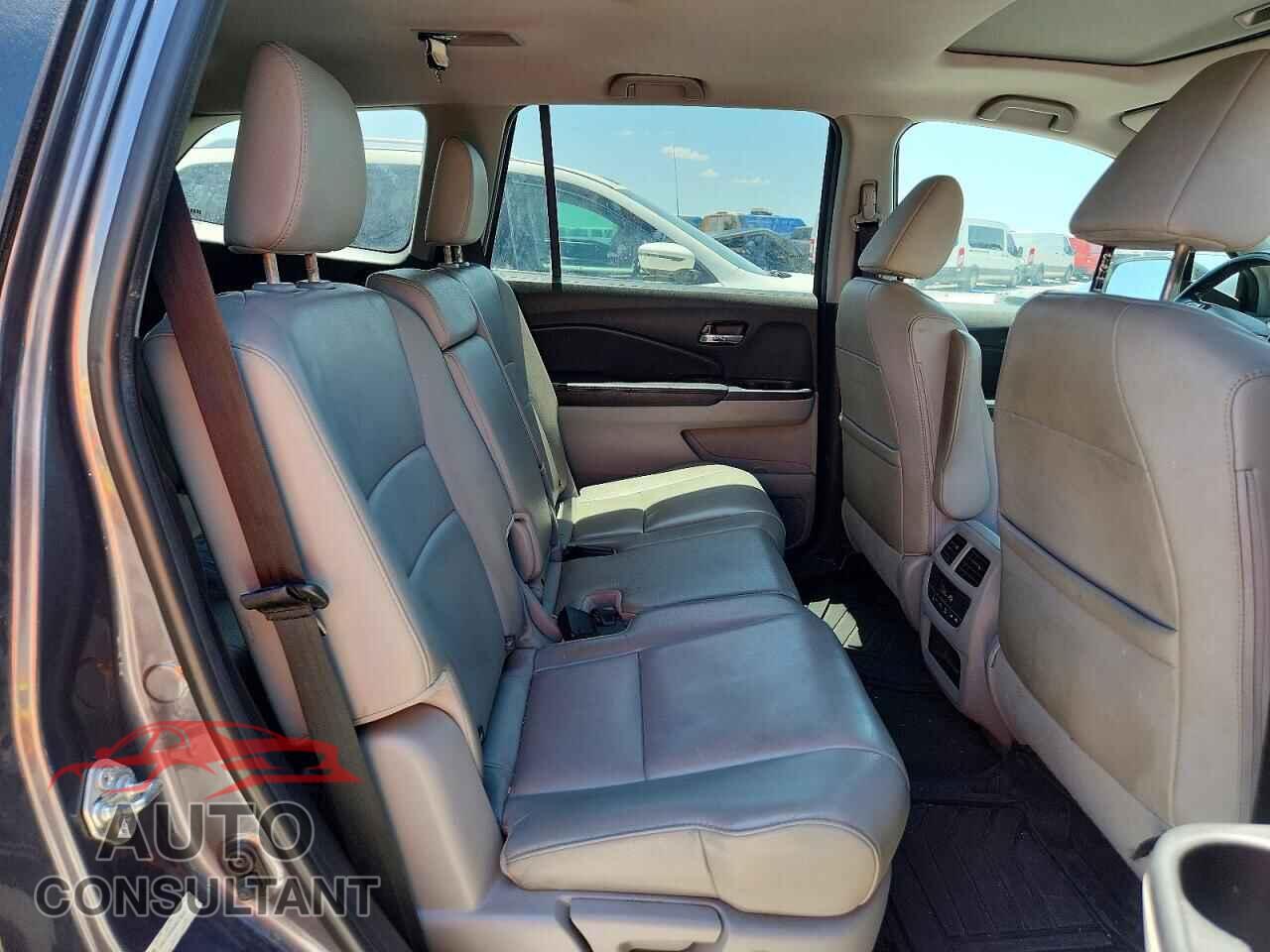 HONDA PILOT 2016 - 5FNYF5H56GB014530