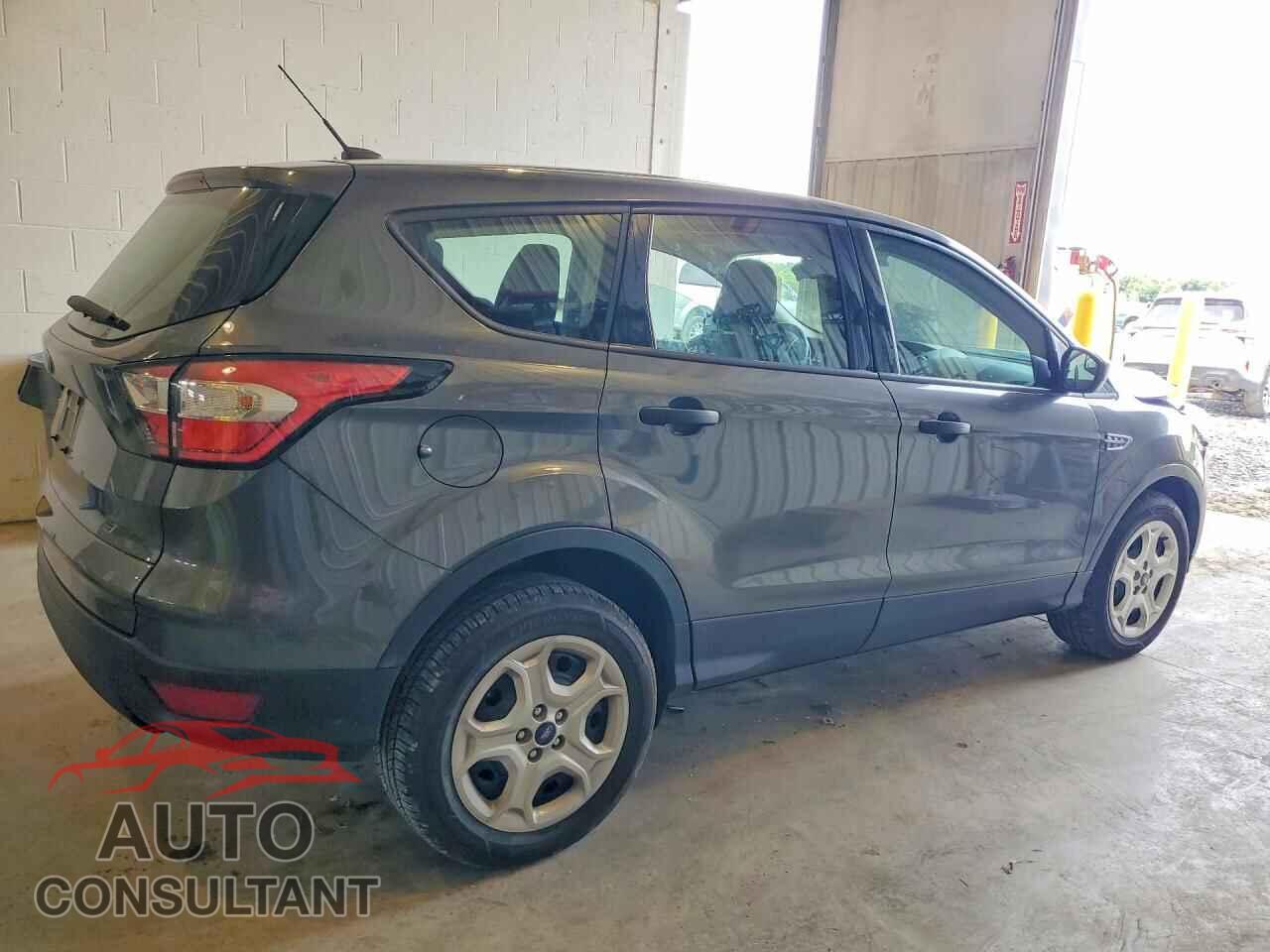 FORD ESCAPE 2018 - 1FMCU0F77JUB72912