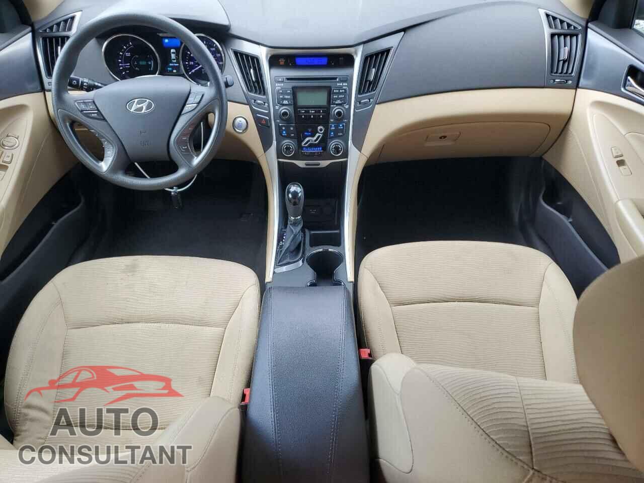 HYUNDAI SONATA 2011 - KMHEC4A48BA009012