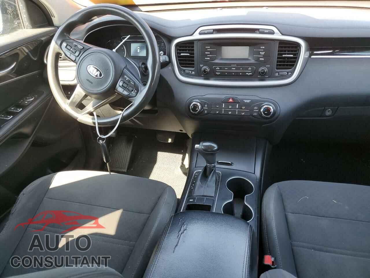 KIA SORENTO 2017 - 5XYPG4A39HG322748