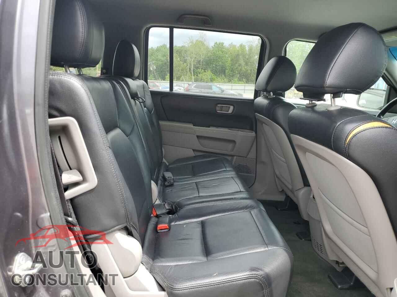 HONDA PILOT 2015 - 5FNYF4H20FB042788