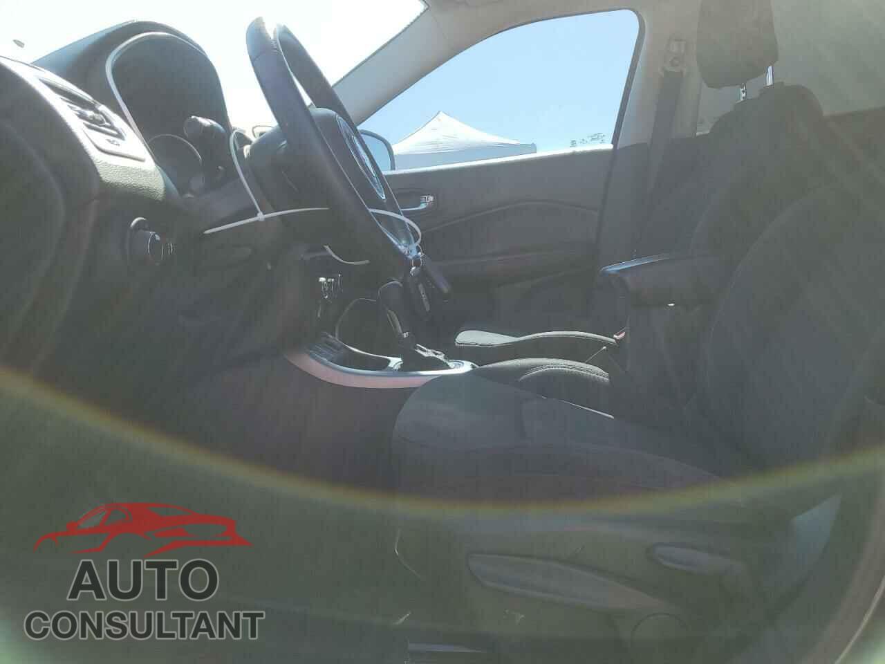 JEEP COMPASS 2017 - 3C4NJCAB4HT629389