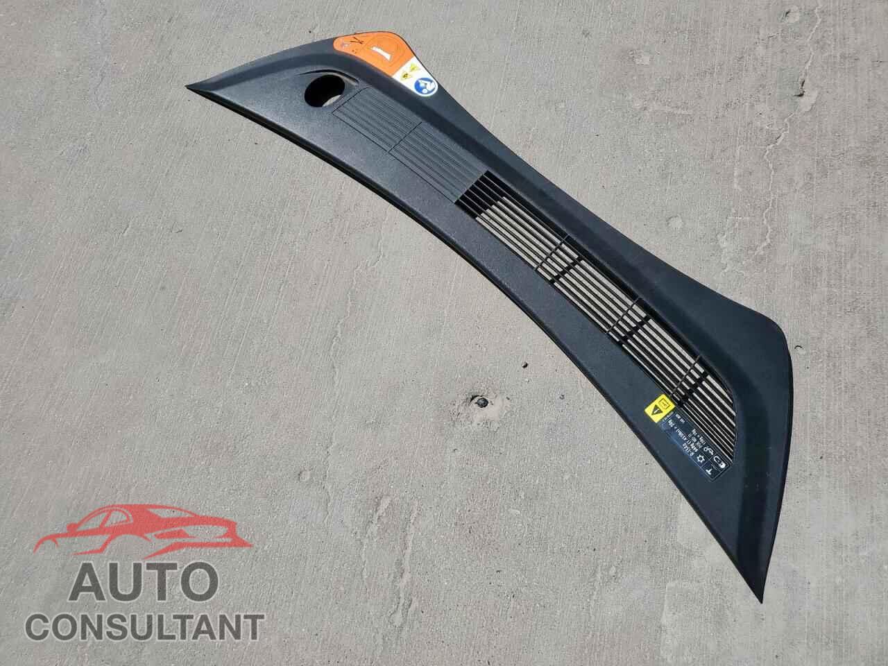 TESLA MODEL 3 2018 - 5YJ3E1EA4JF011740
