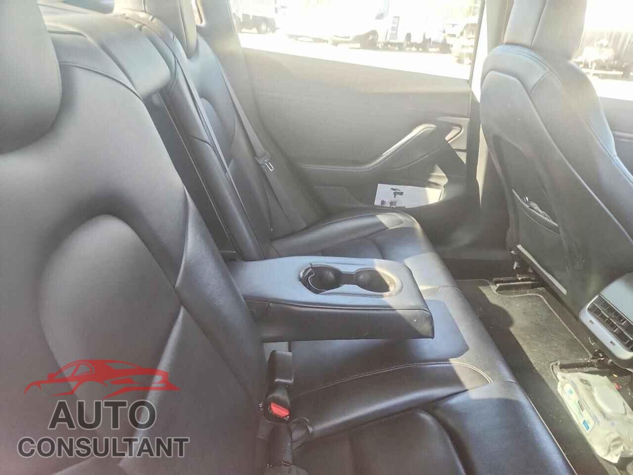 TESLA MODEL 3 2018 - 5YJ3E1EB4JF093431