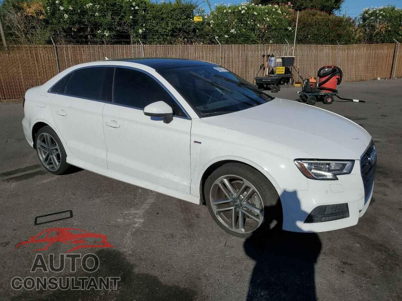 AUDI A3 2017 - WAUGUGFF6H1031585