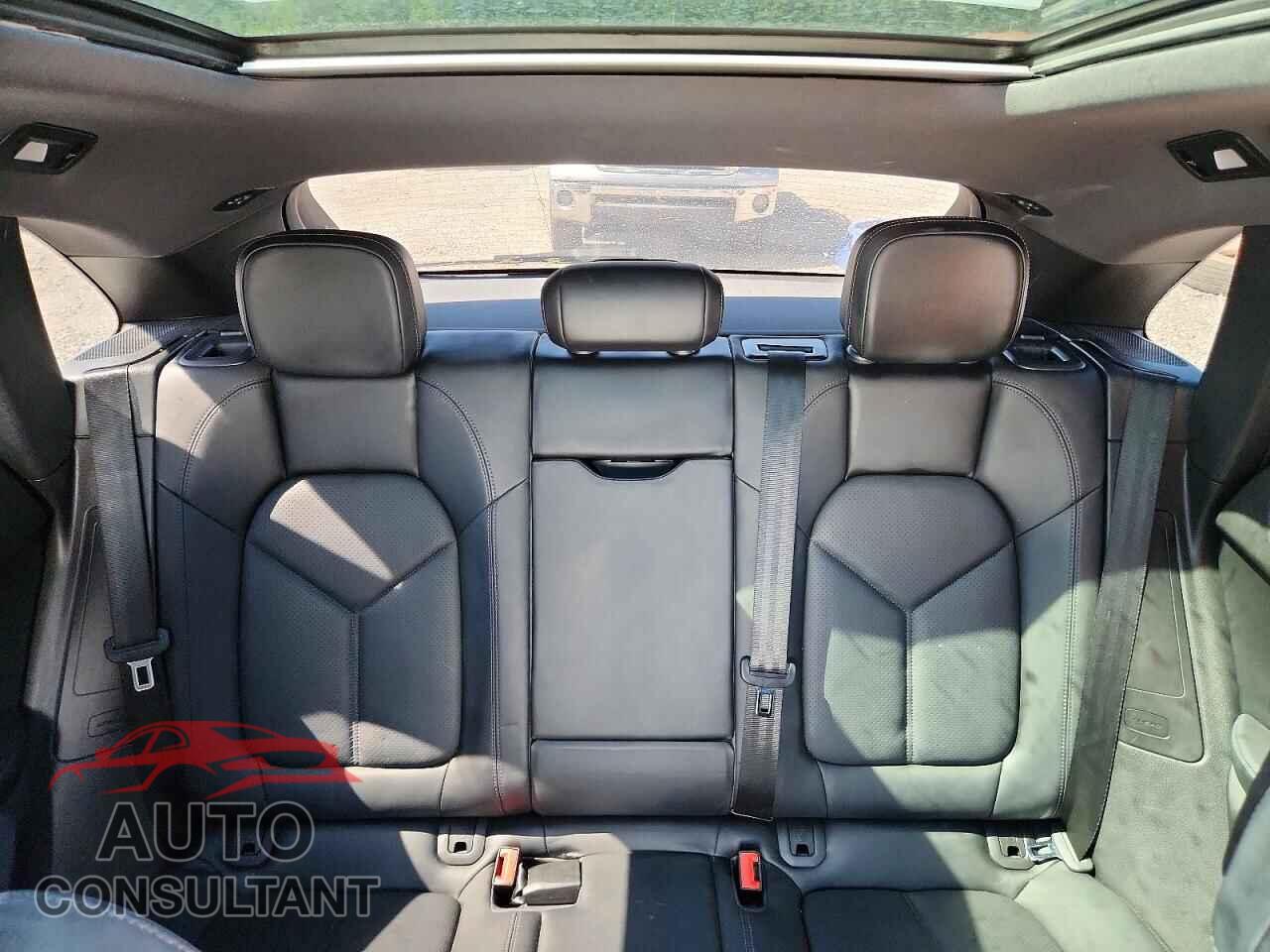 PORSCHE MACAN 2016 - WP1AB2A56GLB46480