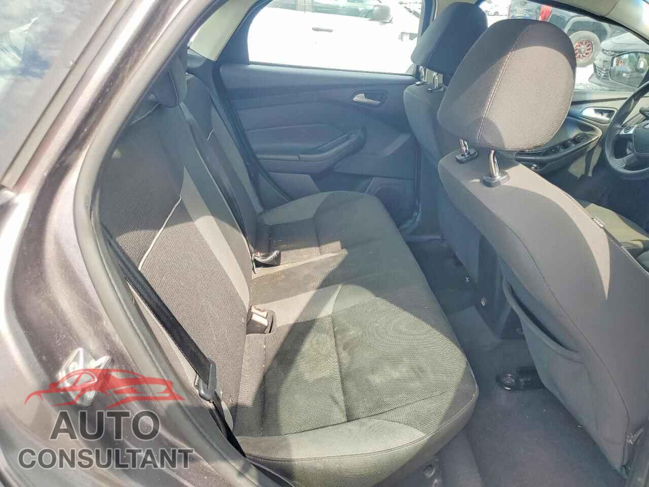 FORD FOCUS 2014 - 1FADP3F23EL457985
