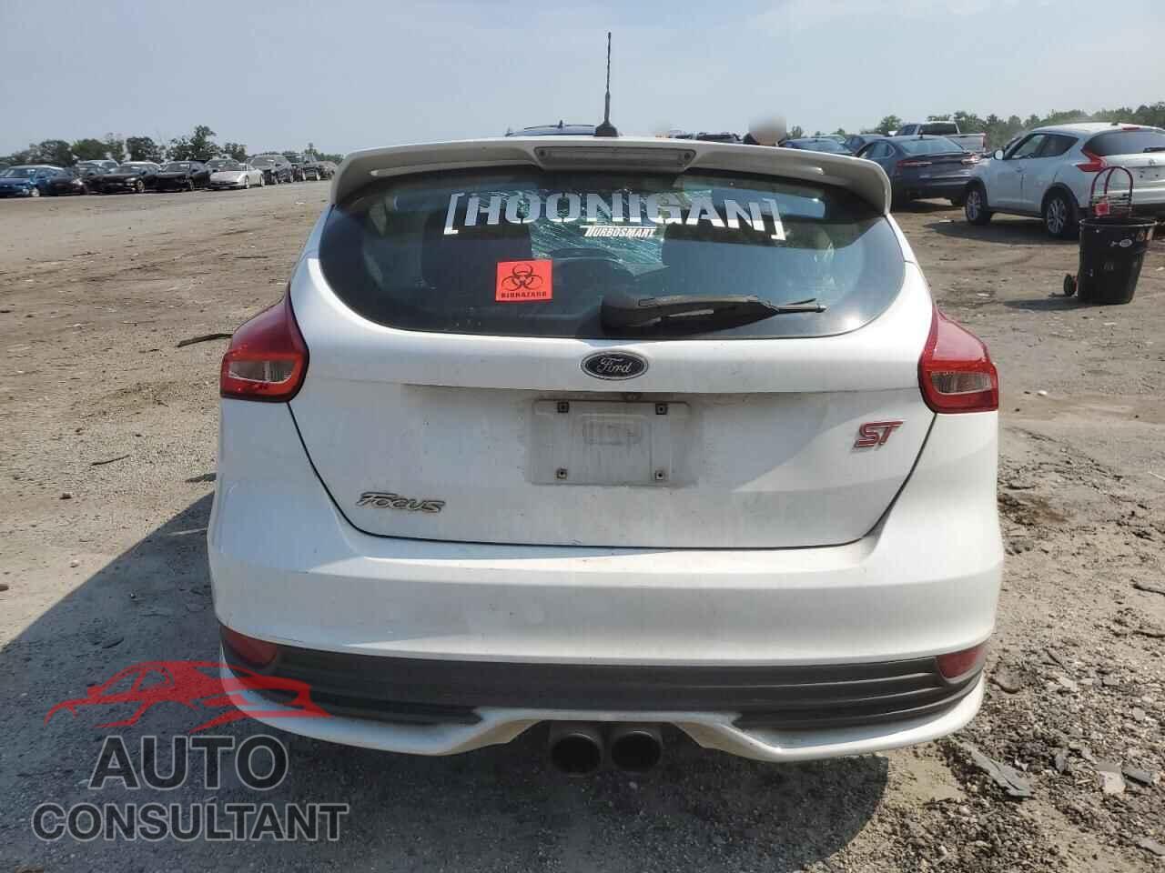 FORD FOCUS 2016 - 1FADP3L96GL368156