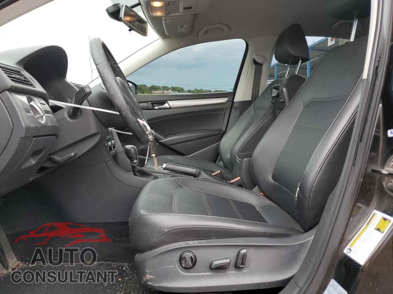 VOLKSWAGEN PASSAT 2014 - 1VWAT7A3XEC032230