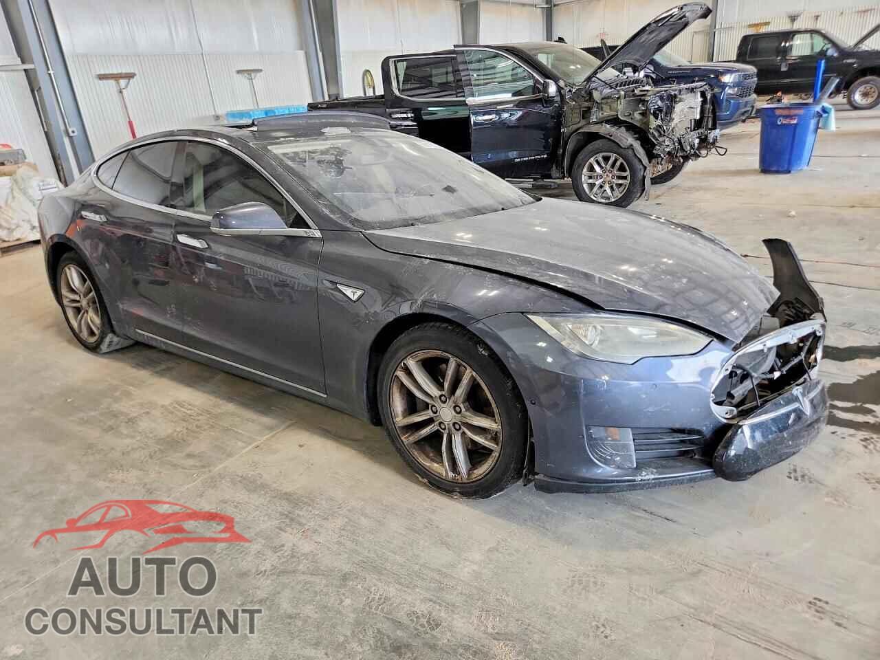 TESLA MODEL S 2015 - 5YJSA1E28FF119902