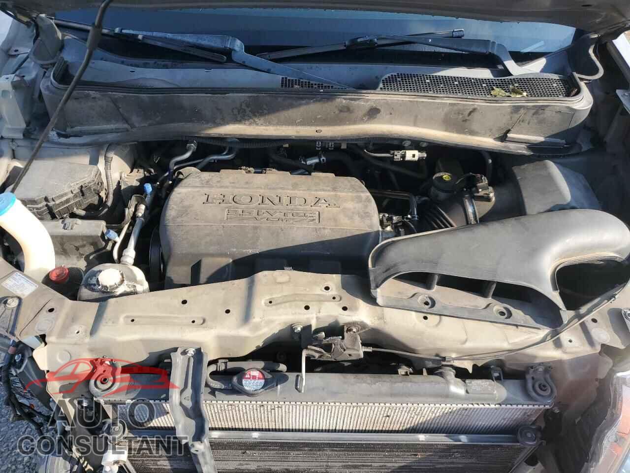 HONDA PILOT 2011 - 5FNYF3H56BB005582