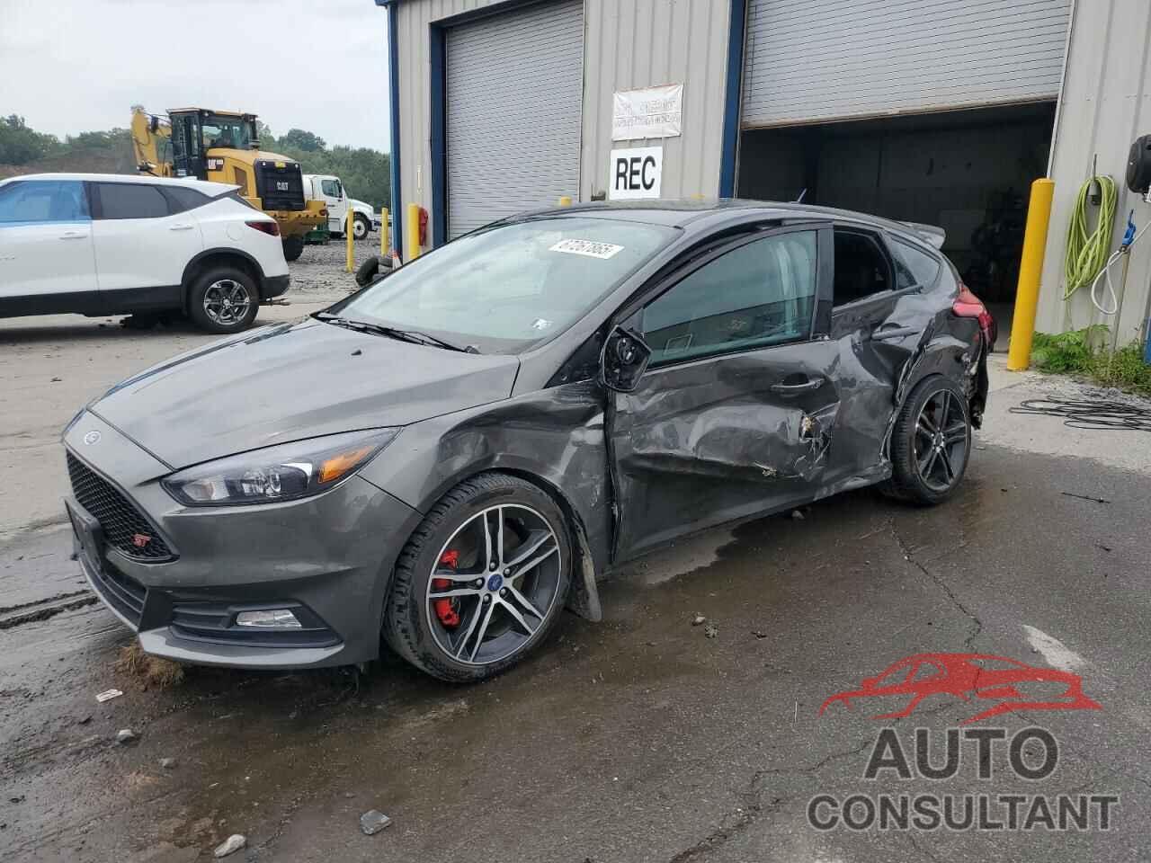 FORD FOCUS 2017 - 1FADP3L96HL274280