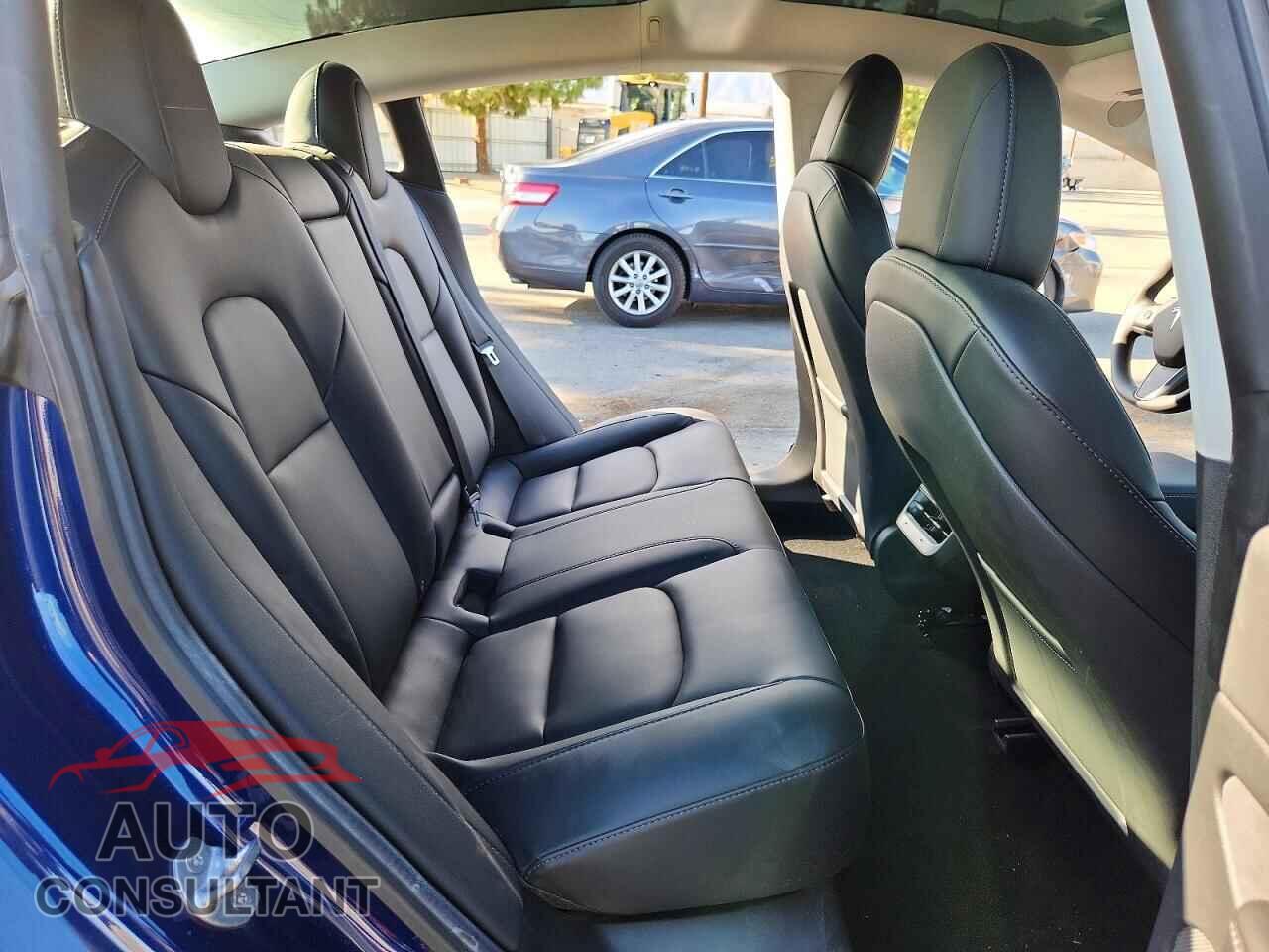 TESLA MODEL 3 2021 - 5YJ3E1EB5MF014921
