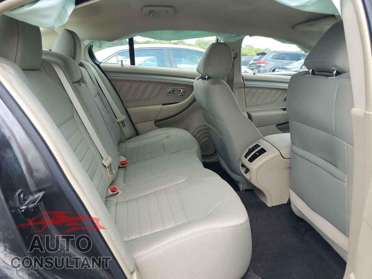 FORD TAURUS 2017 - 1FAHP2D82HG145253