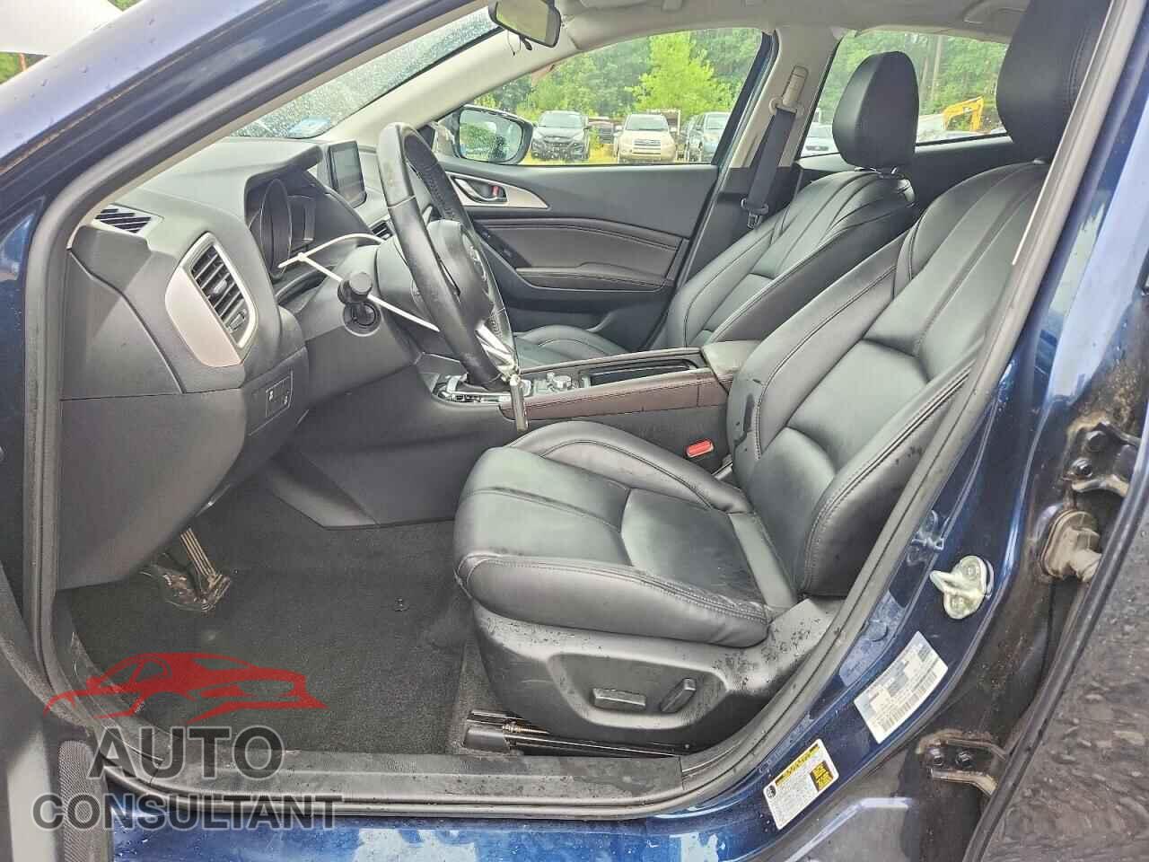 MAZDA 3 2018 - 3MZBN1L36JM203685