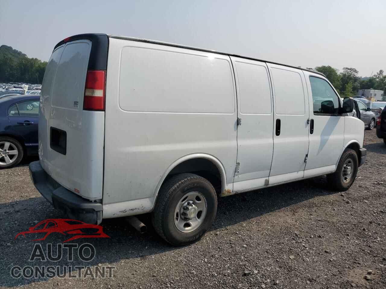 CHEVROLET EXPRESS 2011 - 1GCWGFCA4B1129871