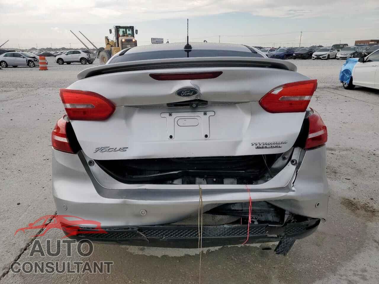 FORD FOCUS 2015 - 1FADP3J20FL299548