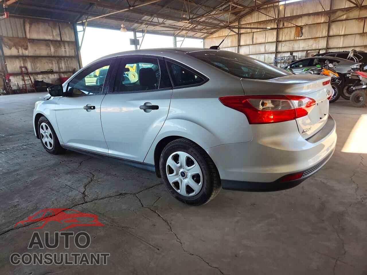 FORD FOCUS 2013 - 1FADP3E23DL325065