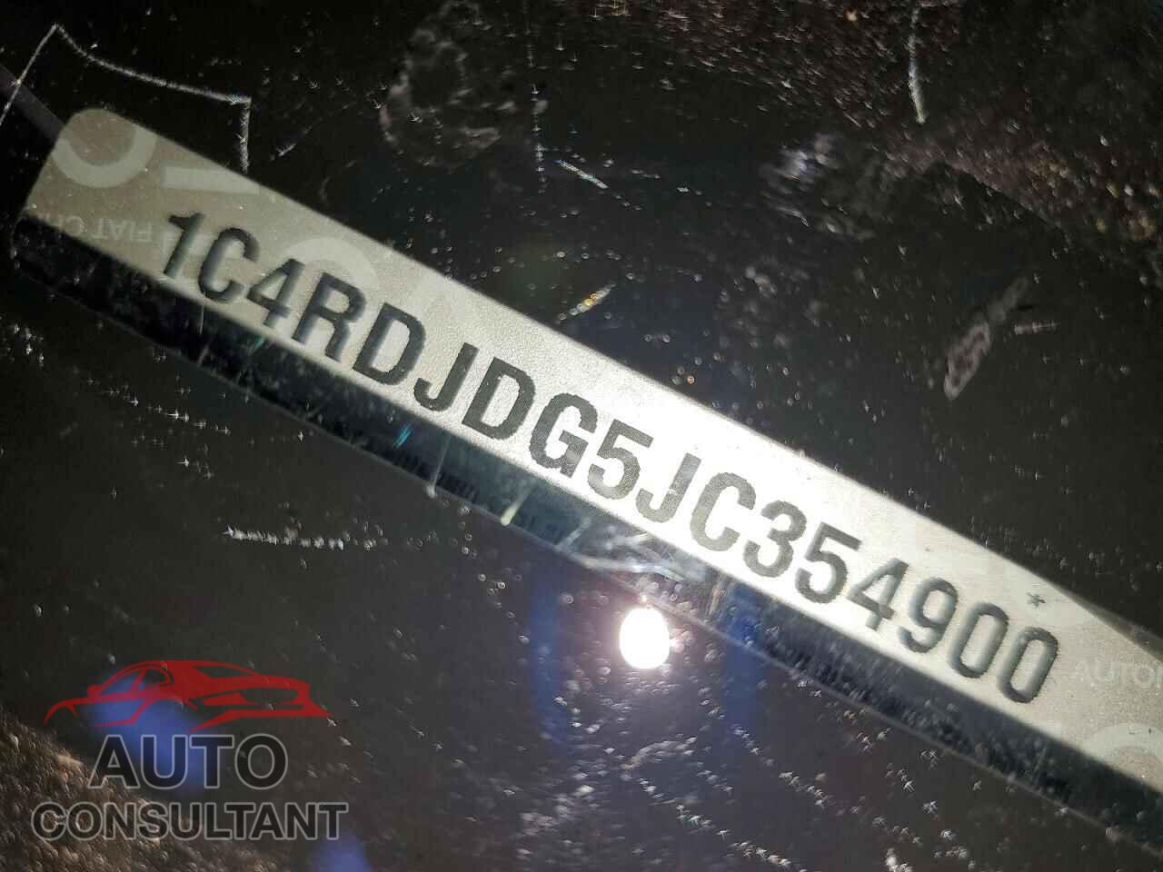 DODGE DURANGO 2018 - 1C4RDJDG5JC354900