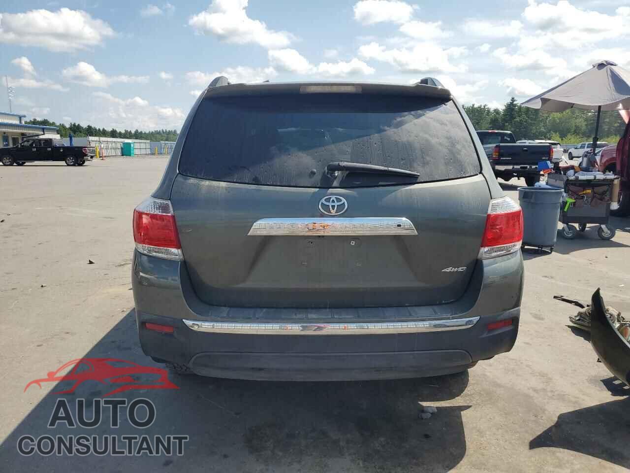 TOYOTA HIGHLANDER 2013 - 5TDBK3EH7DS192569