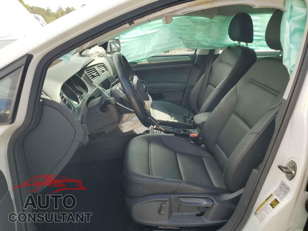 VOLKSWAGEN GOLF 2017 - 3VWH17AUXHM519704
