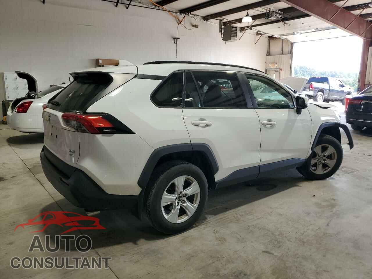 TOYOTA RAV4 2019 - JTMP1RFV7KD020020