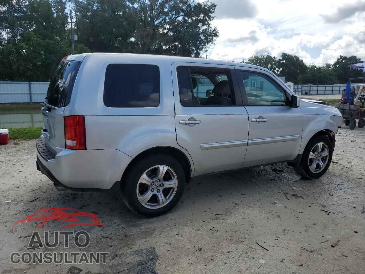 HONDA PILOT 2015 - 5FNYF3H63FB015663