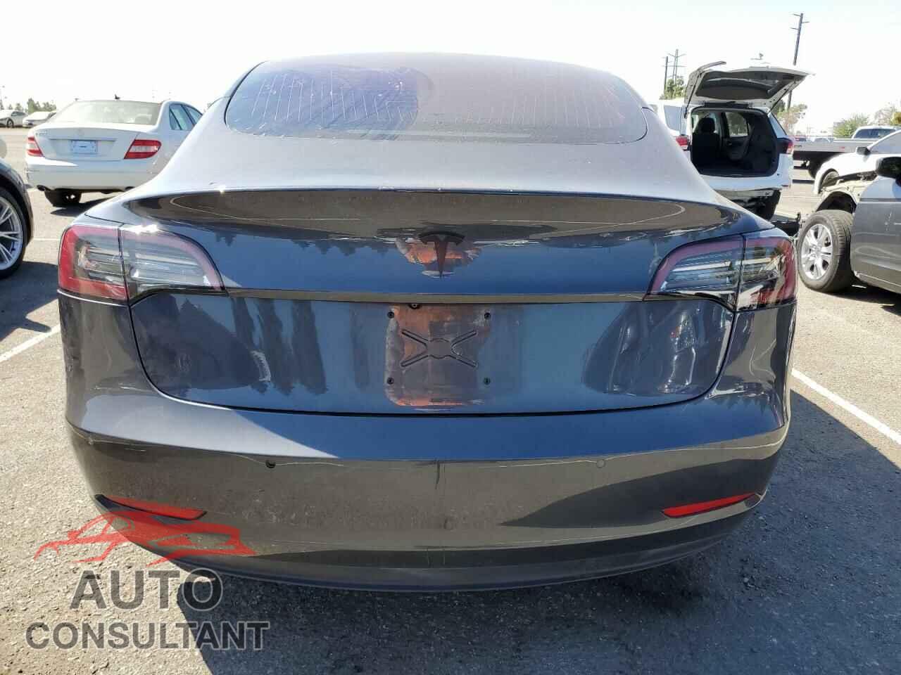 TESLA MODEL 3 2018 - 5YJ3E1EA9JF005044