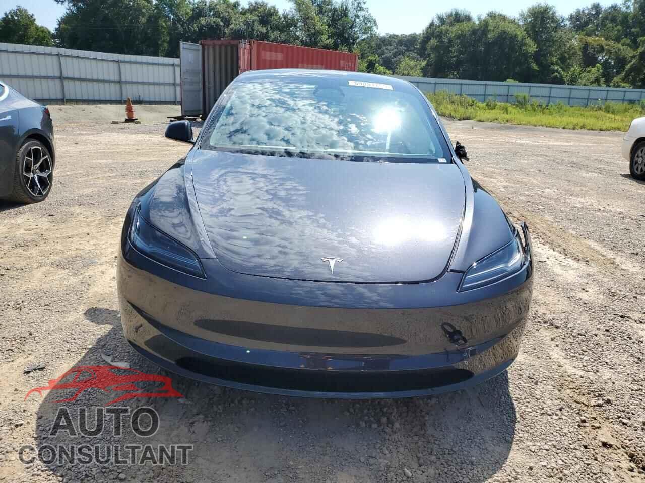 TESLA MODEL 3 2025 - 5YJ3E1EAXSF904061