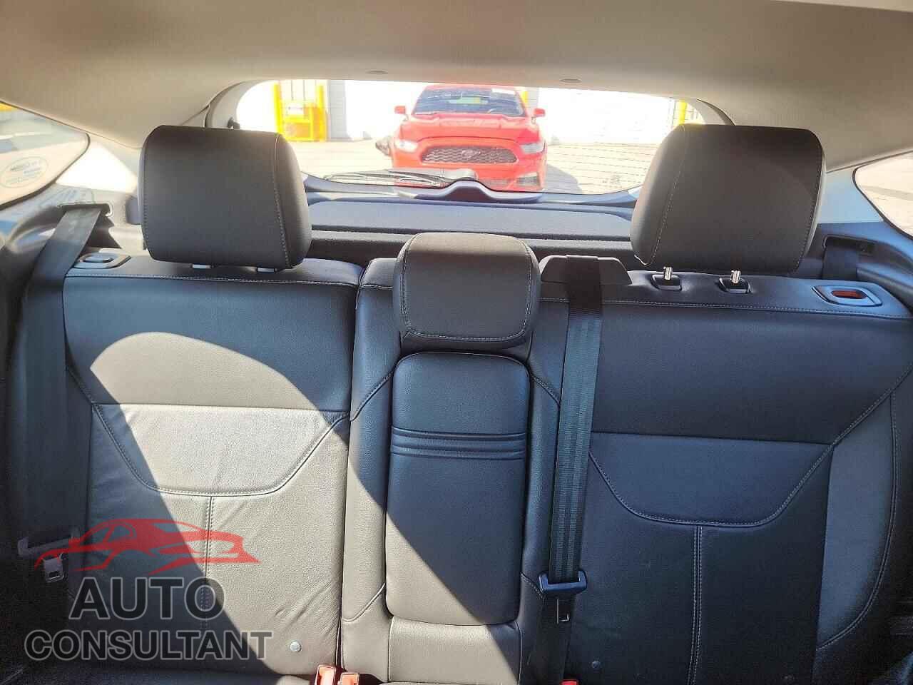 FORD FOCUS 2016 - 1FADP3N27GL253226