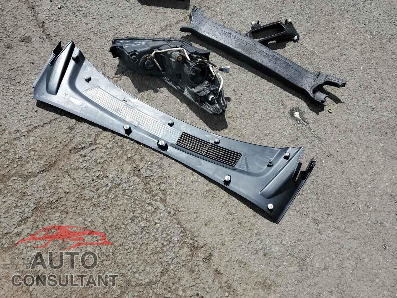 TESLA MODEL 3 2024 - 5YJ3E1EAXRF751496