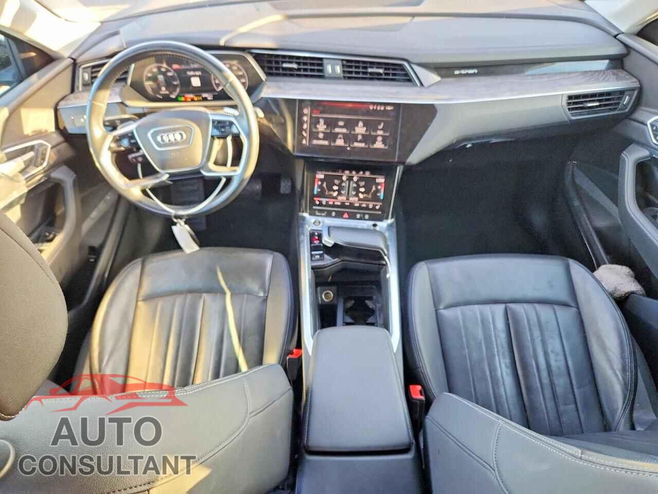 AUDI E-TRON 2021 - WA1LAAGE5MB036983