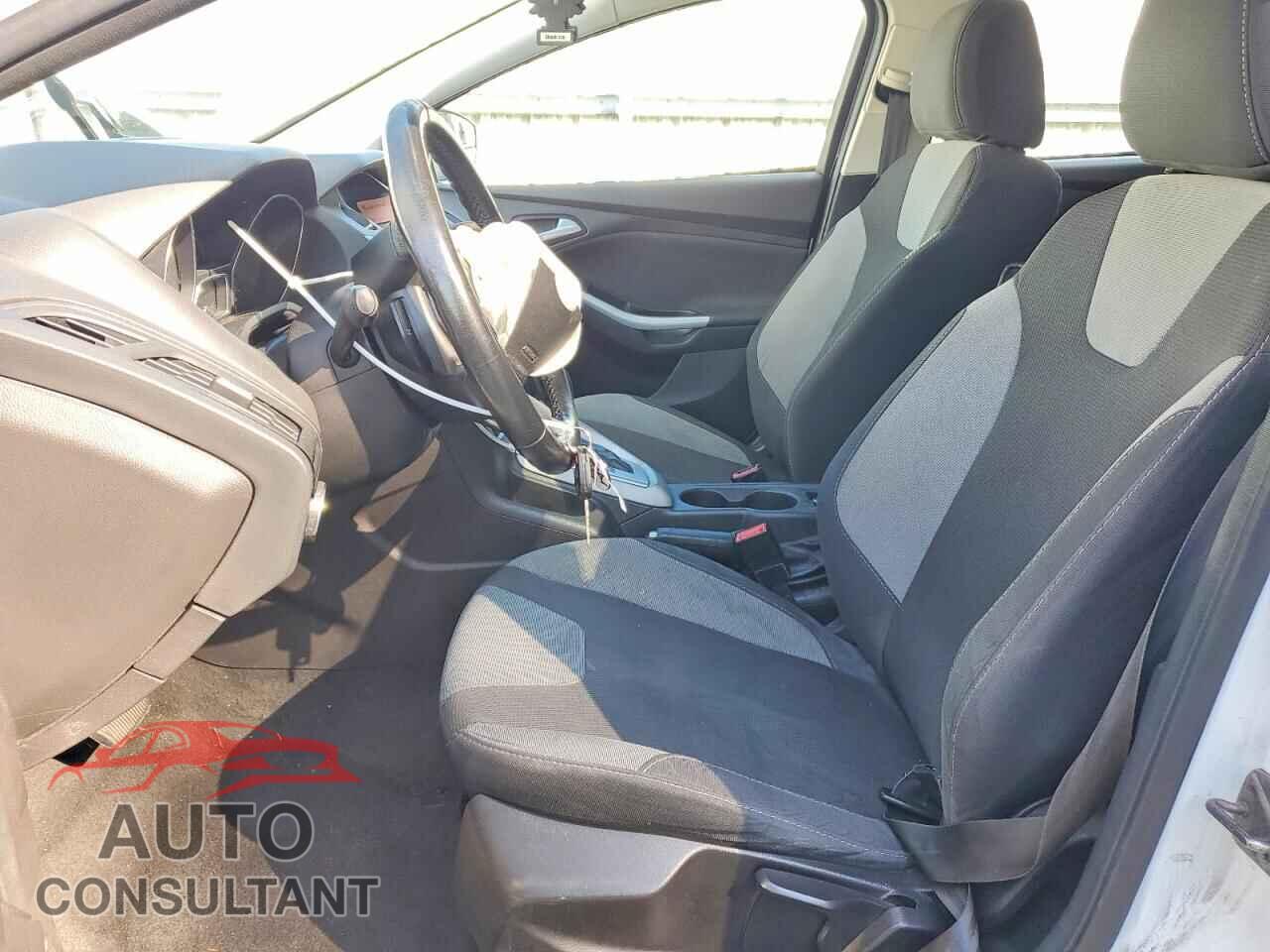 FORD FOCUS 2012 - 1FAHP3K29CL433386