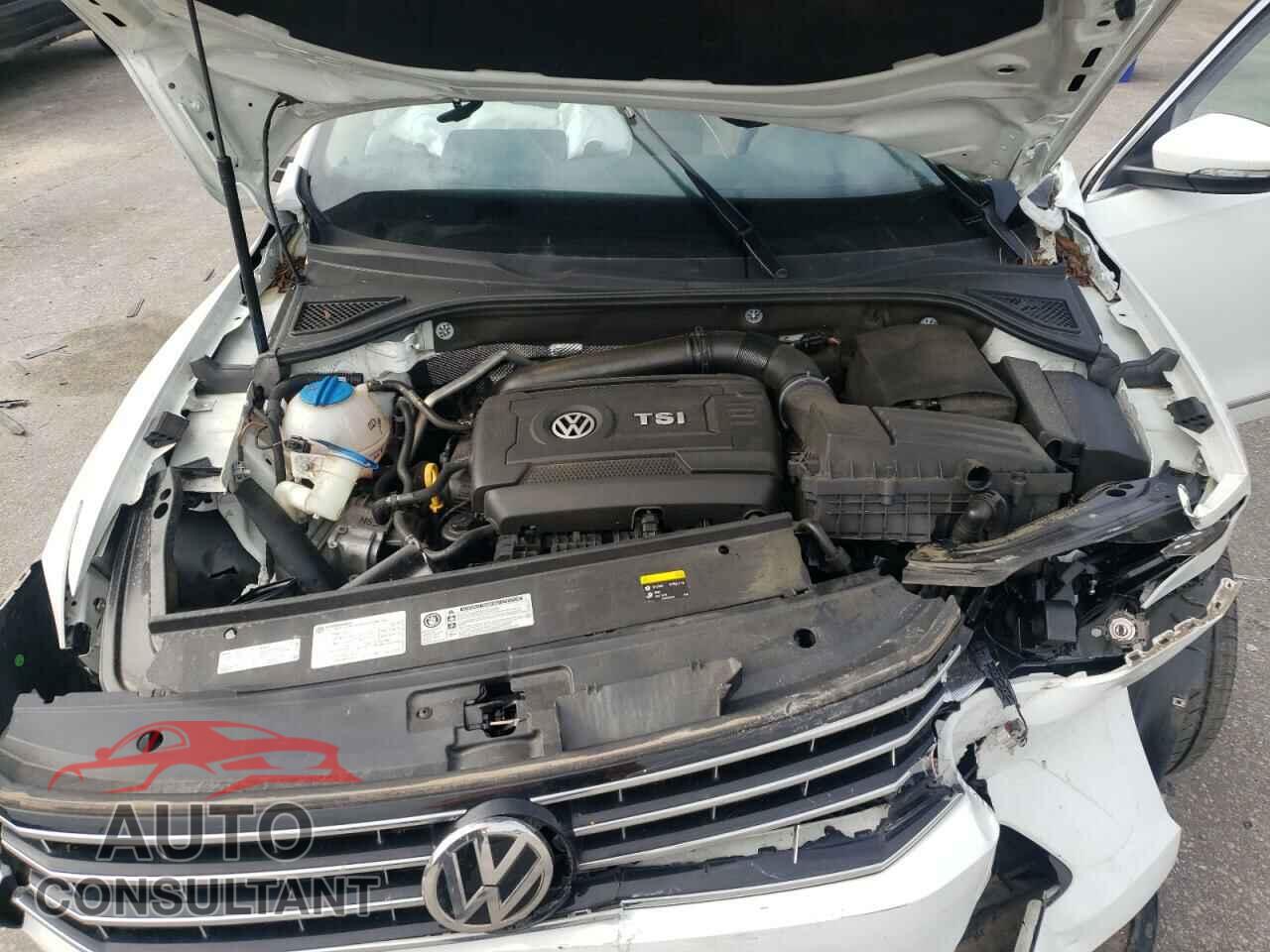 VOLKSWAGEN PASSAT 2017 - 1VWAT7A33HC047009