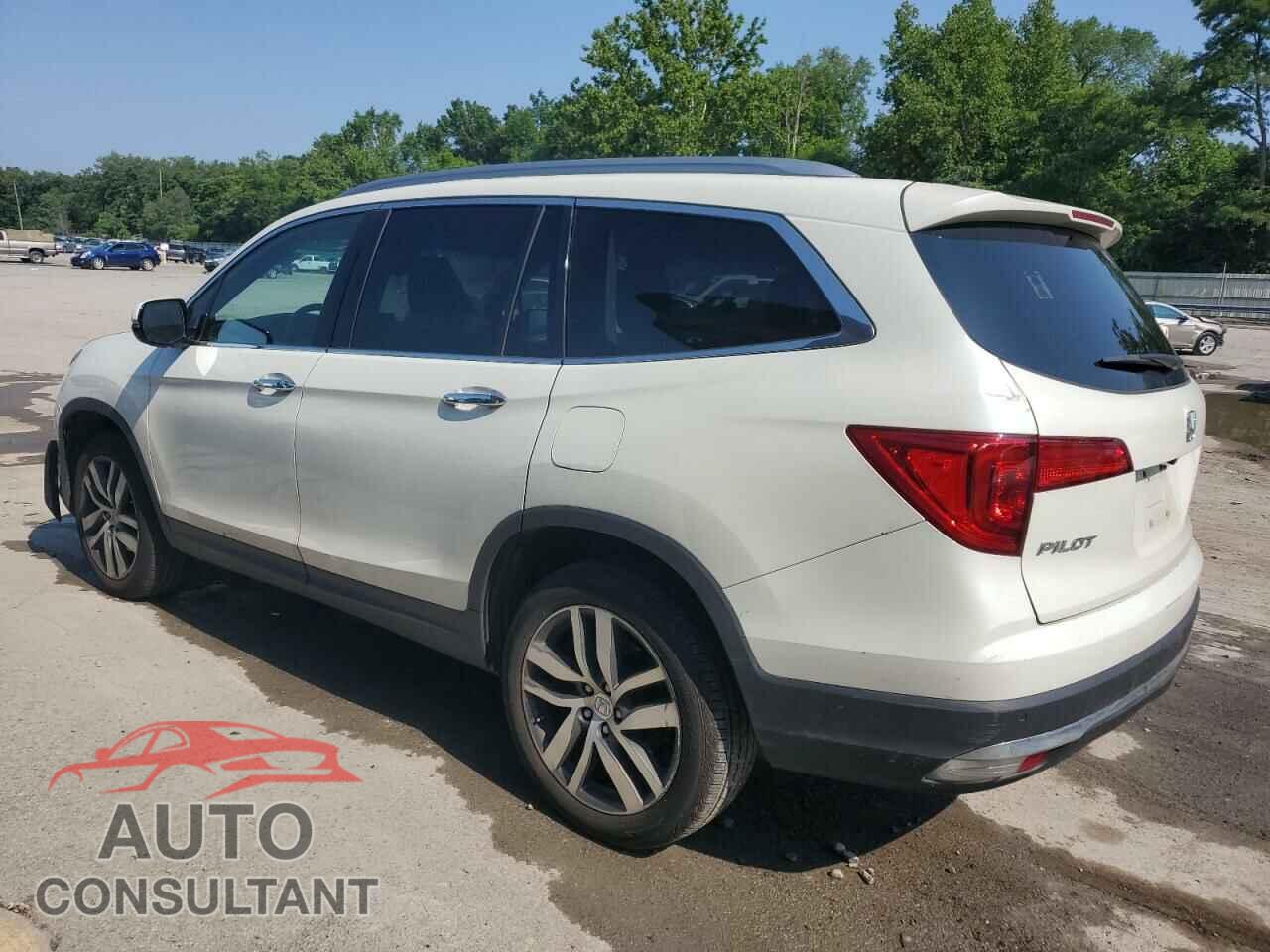 HONDA PILOT 2017 - 5FNYF6H99HB012779