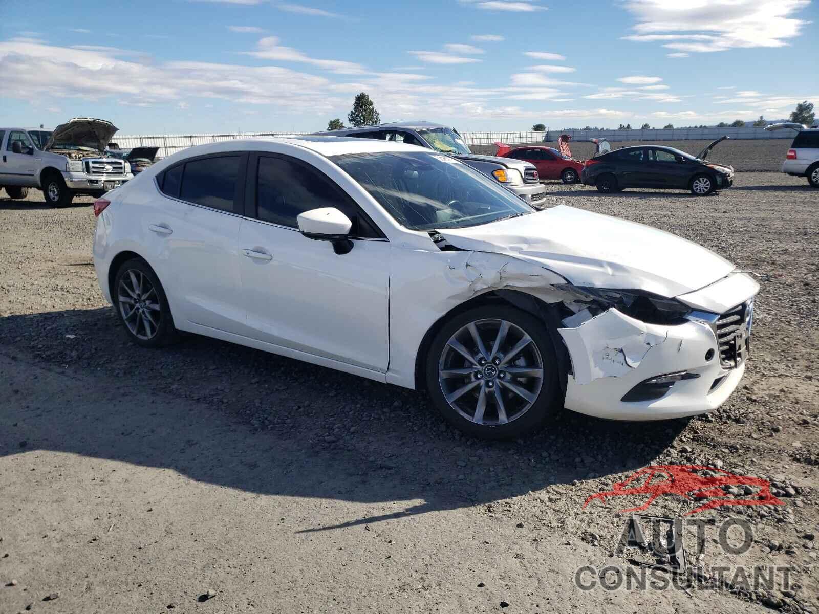 MAZDA 3 2018 - 3MZBN1V34JM216710