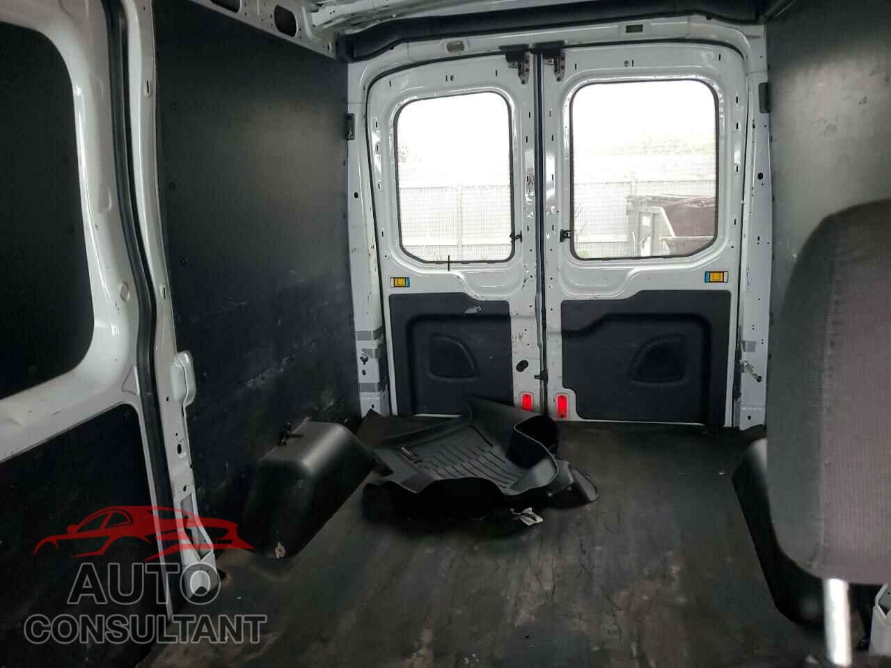 FORD TRANSIT 2015 - 1FTNR1CG2FKB10801