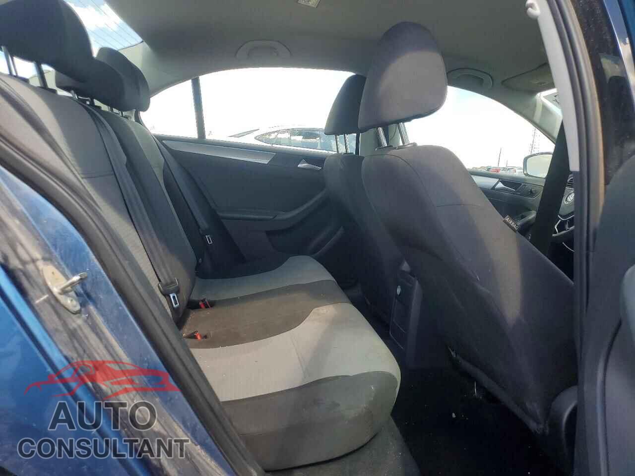 VOLKSWAGEN JETTA 2017 - 3VW2B7AJ2HM332255