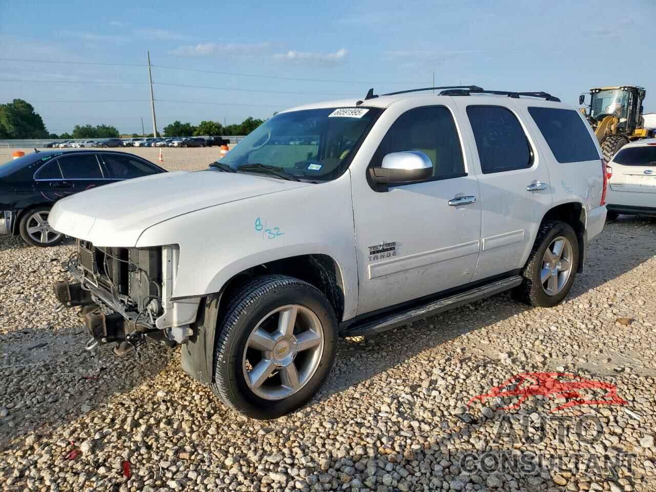 CHEVROLET TAHOE 2013 - 1GNSCAE08DR138084