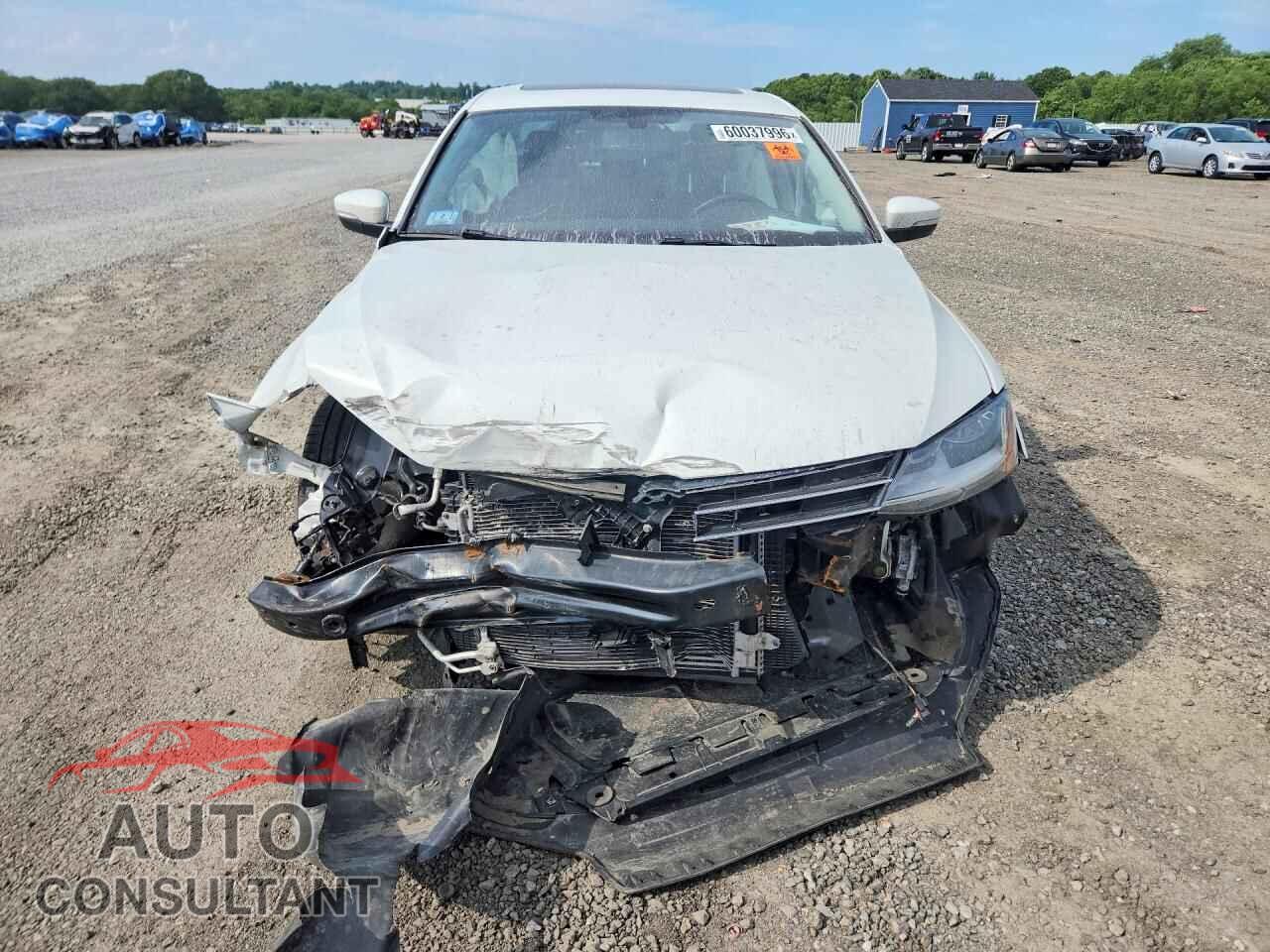 VOLKSWAGEN JETTA 2017 - 3VWL17AJ4HM363577