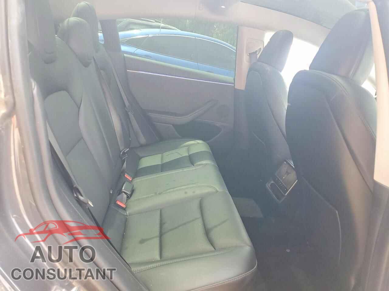 TESLA MODEL 3 2024 - LRW3E7EB5RC087923